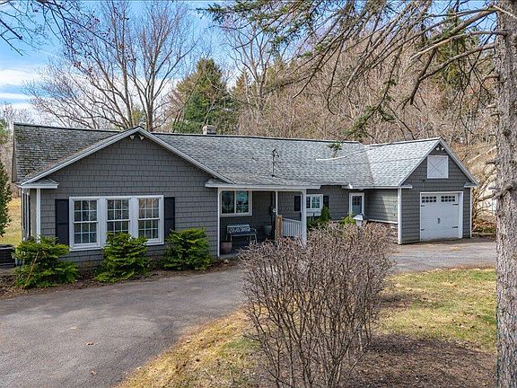 3rd image of 2460 Troy-Schenectady Road