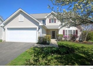 12 White Oak Dr, Danbury, CT 06810