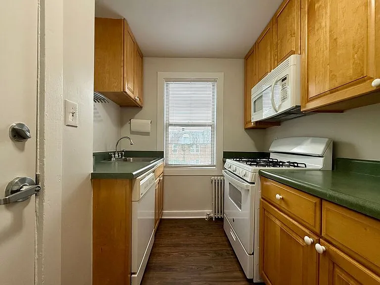 1400 Kenmore Ave #A6 — Photo 6