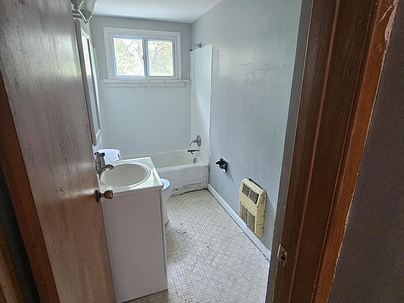 3rd image of 1828 North Ave