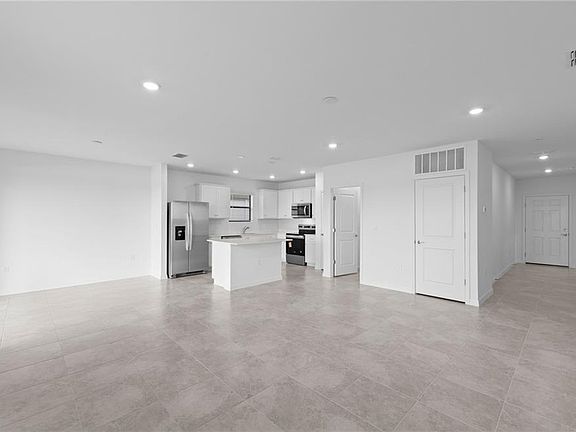 2nd image of 623 Lakeside Oasis AVE