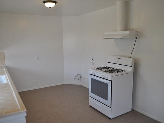 4th image of 25403 Cole St