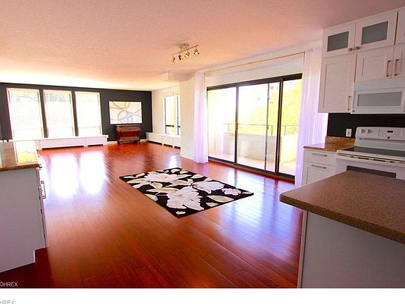 4th image of 1 Lake Shore Blvd #109