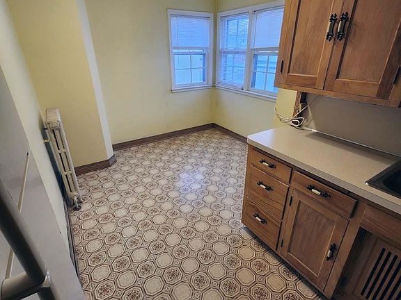 2nd image of 5 Saint Clair Ave #5