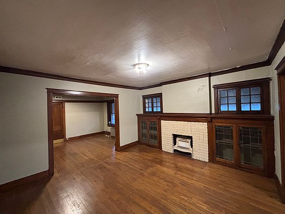 2nd image of 1606 W 39th St #5