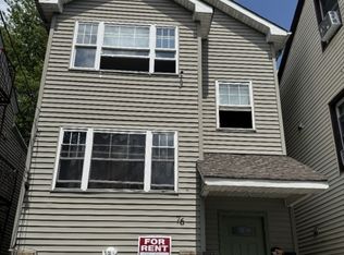 76 Arch St, Paterson, NJ 07522
