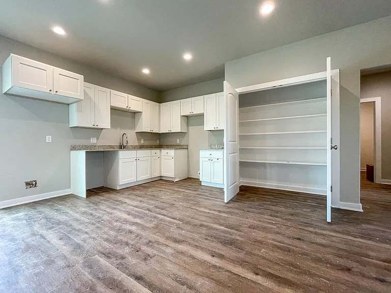 3620 Skylane Ave — Photo 3