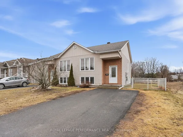 350 Higginson St, Hawkesbury, ON K6A 3W7