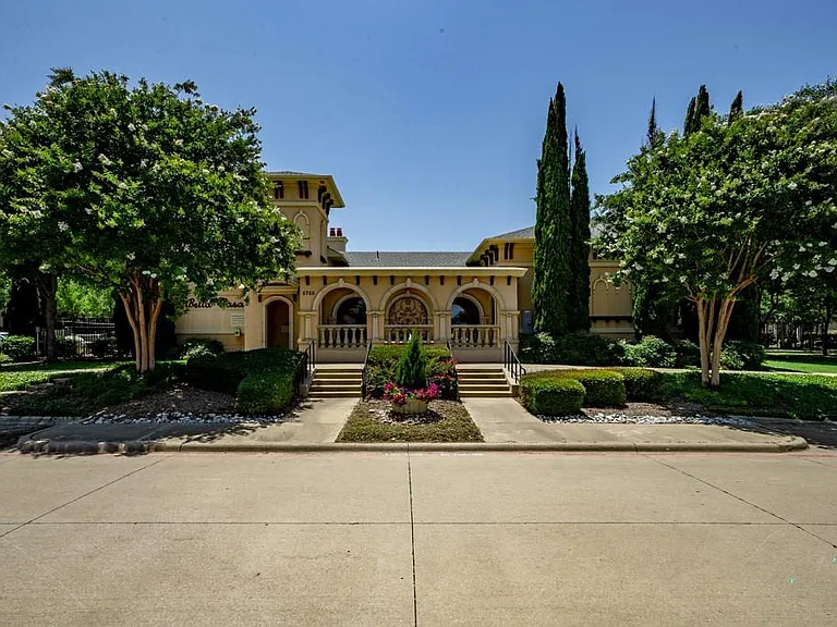 6868 Firenze Ln — Photo 8
