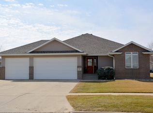 1307 Clairmont Cir, Sergeant Bluff, IA 51054