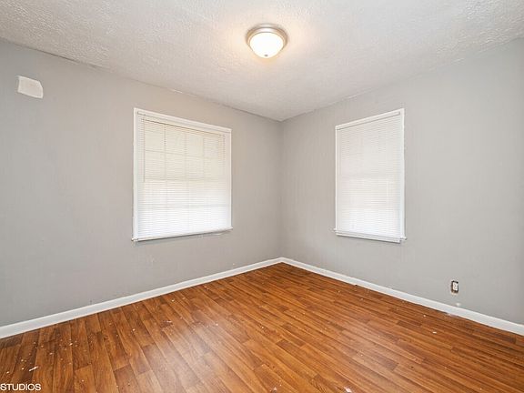 3rd image of 1909 N Bosart Ave