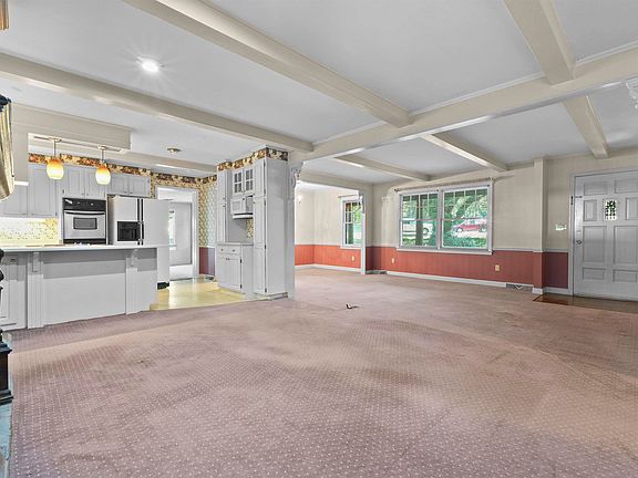5th image of 5 Mimosa Dr