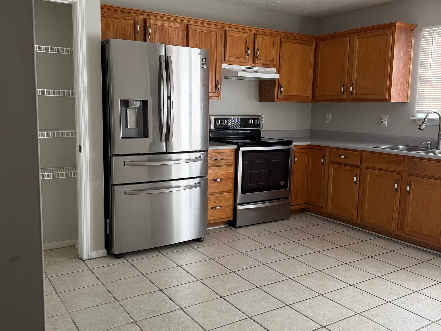 2 bed, 1.5 bath, 1200 sqft, $1,450 — Photo 3