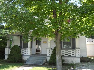415 S Walnut St, Salem, IL 62881
