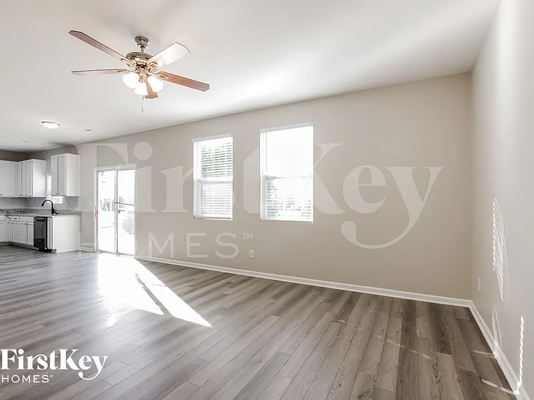 7421 Lamplighter Close Dr — Photo 4