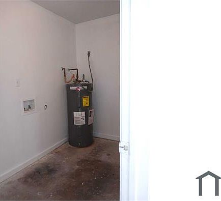 5th image of 519 NW 34th St #1