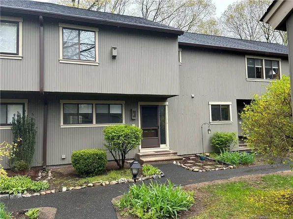 10 Edgehill Court #10, Woodbury, CT 06798