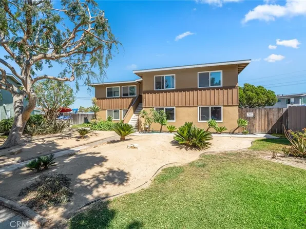 2910 Peppertree Ln, Costa Mesa, CA 92626