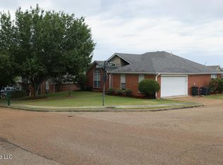 1044 Highland Cove Pl, Ridgeland, MS 39157