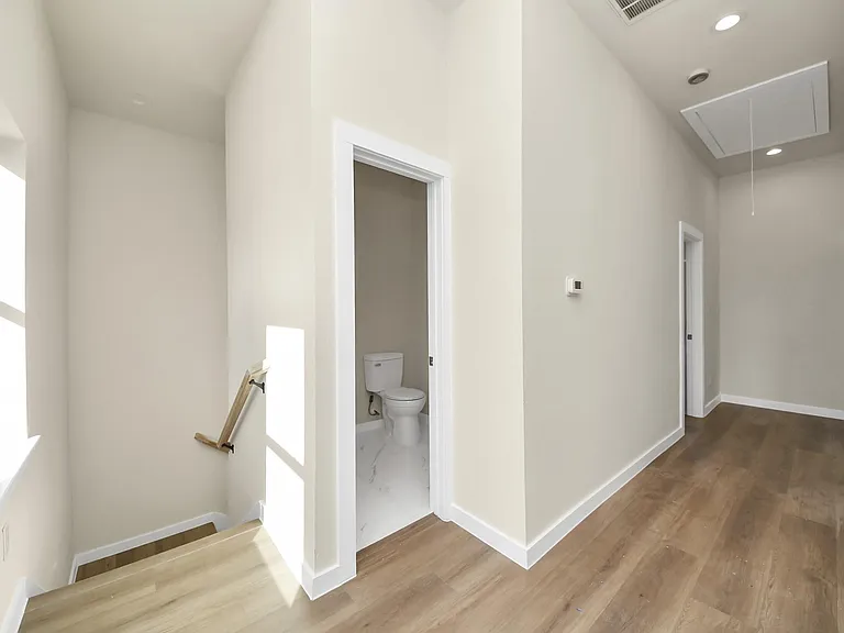 8025 Peachtree St #D — Photo 19