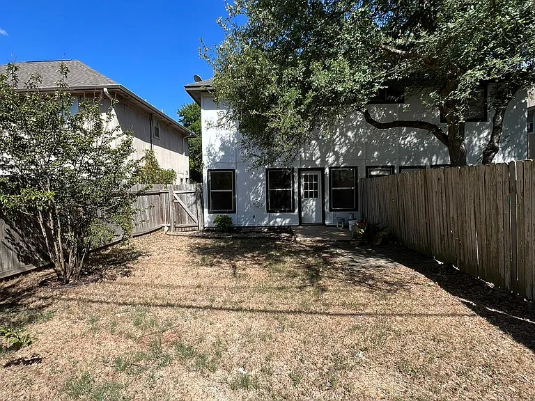 9708 Sugar Hill Dr #B — Photo 17