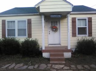 502 Wolf Run Rd, Fairdale, KY 40118