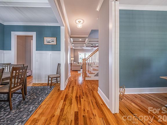 5th image of 205 Sherwood Dr