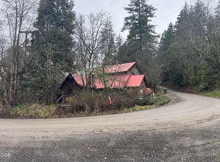 819 Ulrich Rd, Prospect, OR 97536