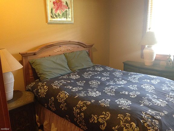 Bedroom 3 with one queen bed