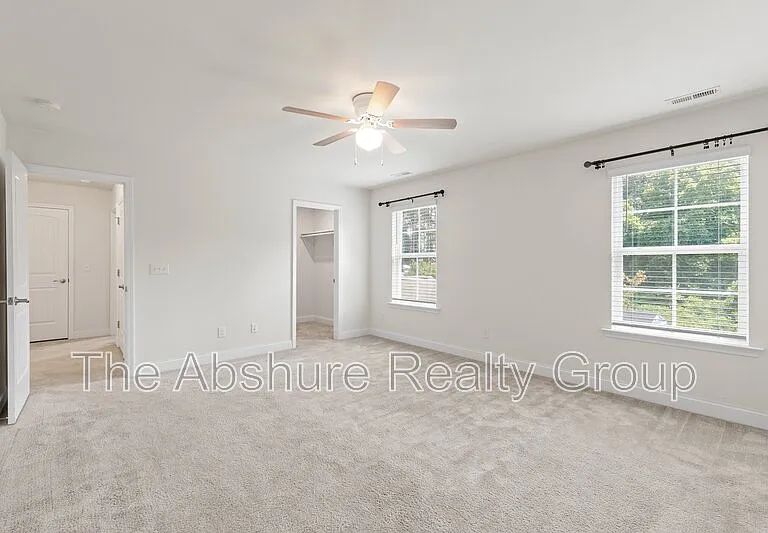 404 Avery Glenn Way — Photo 24