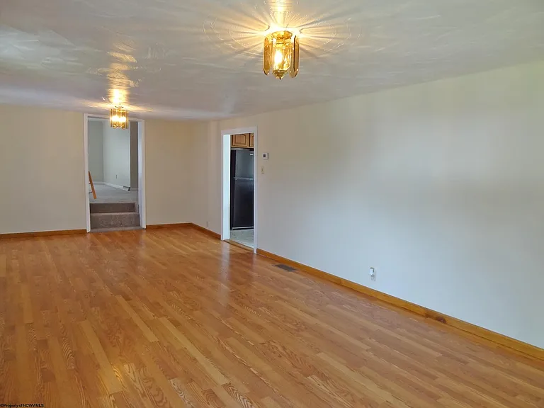 2726 Stewartstown Rd — Photo 11
