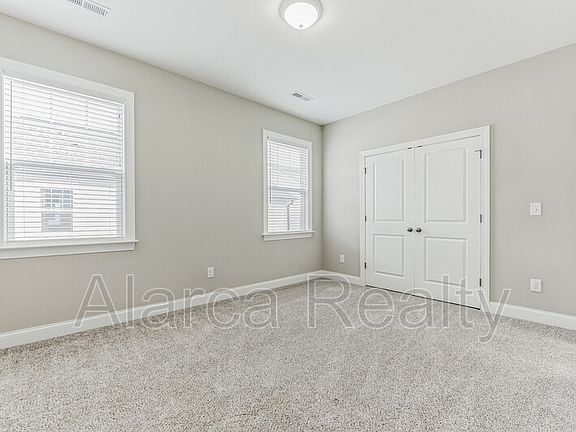 5th image of 5025 Belmont Crossing Dr