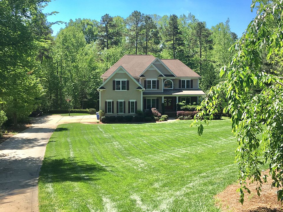 1st image of 154 Waterbury Dr