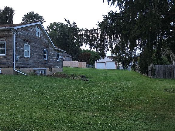 Nice side yard
