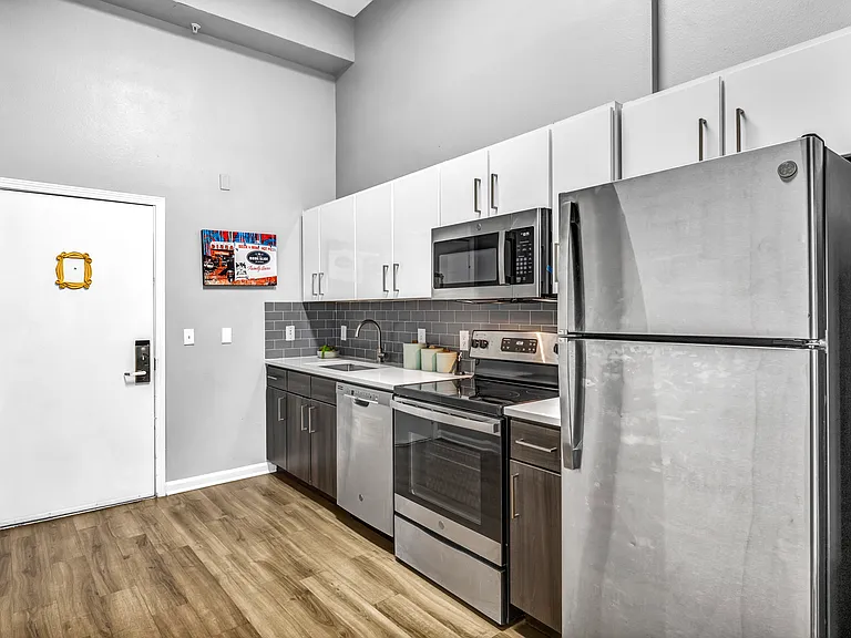 The Quarters Nueces House (Student Housing - Rent by the Bed) — Photo 105