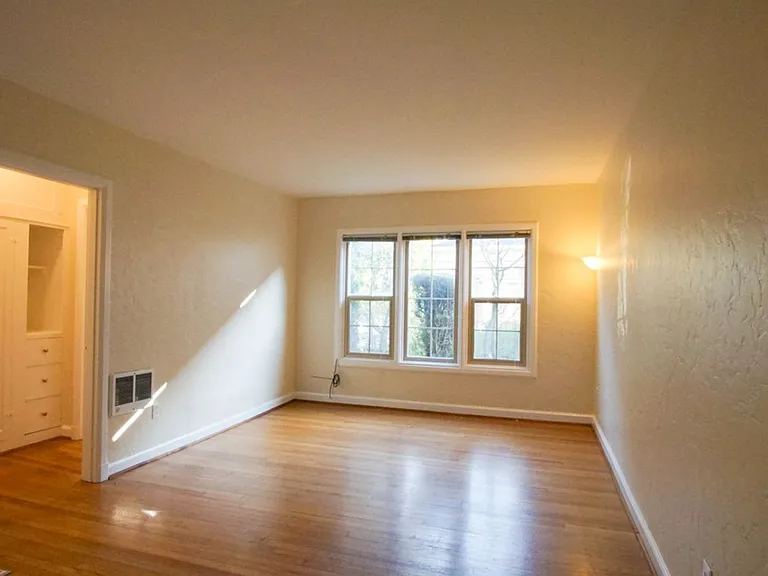 2254 NW Glisan St #109 — Photo 3
