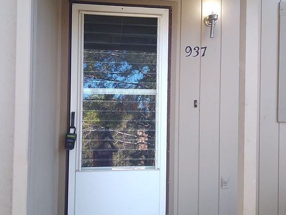 2nd image of 937 W Madera Ln