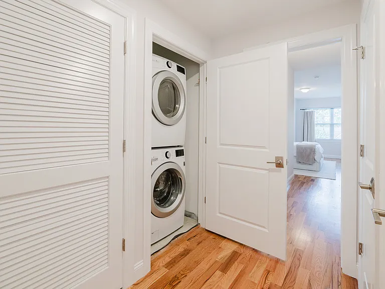 599 Franklin Ave #7 — Photo 15