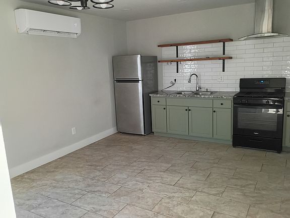 2nd image of 1240 Martin Ave Unit B