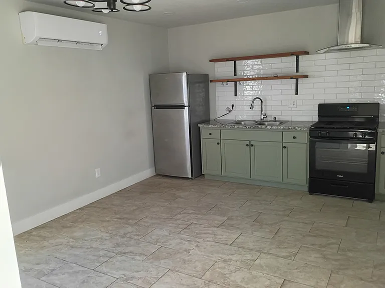 1240 Martin Ave #B — Photo 2