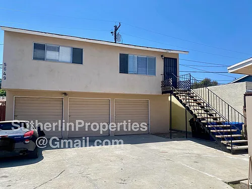 5649 N Myrtle Ave Photo 1