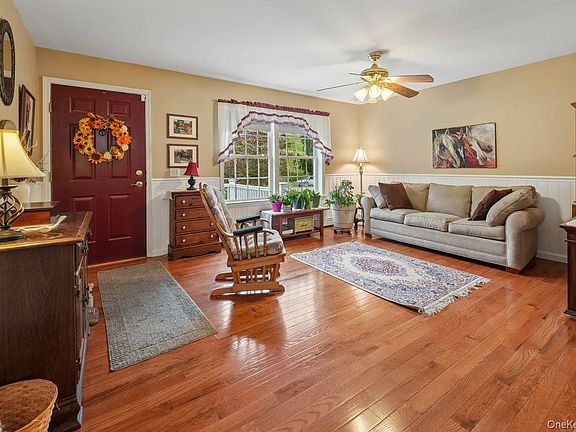 3rd image of 131 King Road