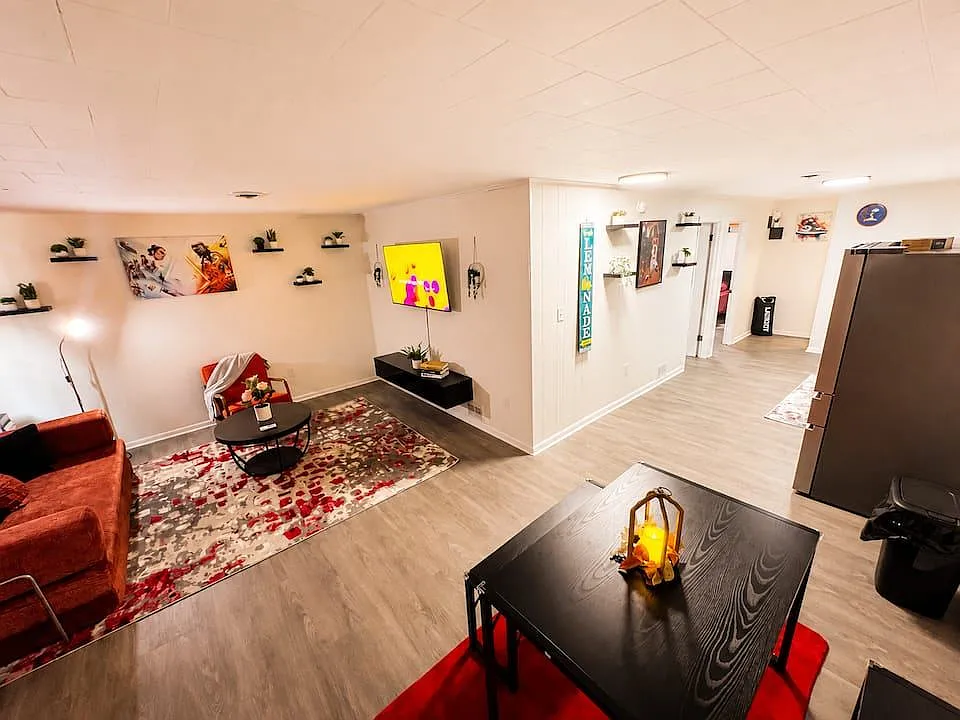 2 bed, $2,700 — Photo 1