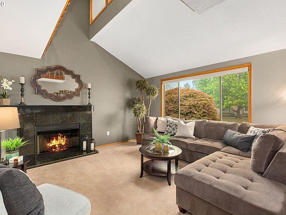 2nd image of 2431 Southslope Way