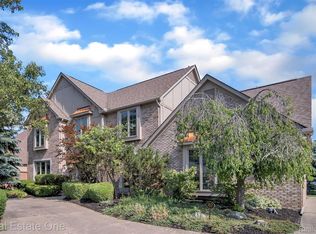 1117 Doral Dr, Troy, MI 48085