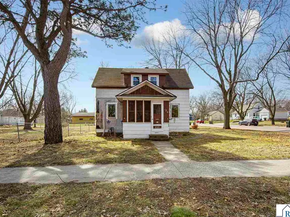 326 Jefferson Ave, Saint Peter, MN 56082