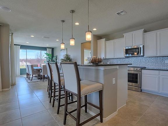 Beautiful kitchen is perfect for making gourmet meals.