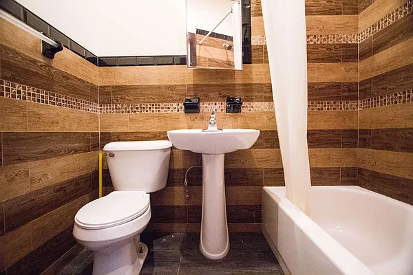 Rented by Nooklyn NYC LLC | media 37