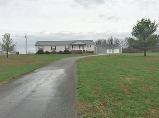1682 Woodburn Hay Rd, Hopkinsville, KY 42240