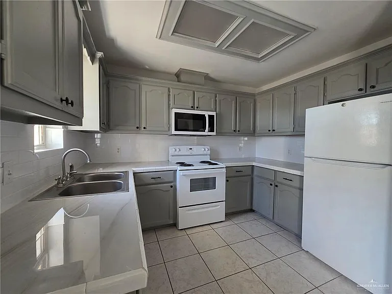 700 Sandpiper Ave — Photo 11
